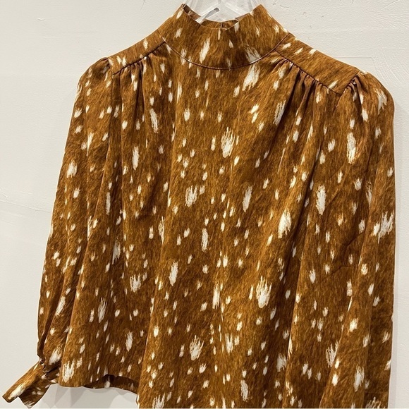 Cara Santana + Apt. 9 Mock Neck Shirred Blouse Size XS in Camel Dot - Picture 3 of 10